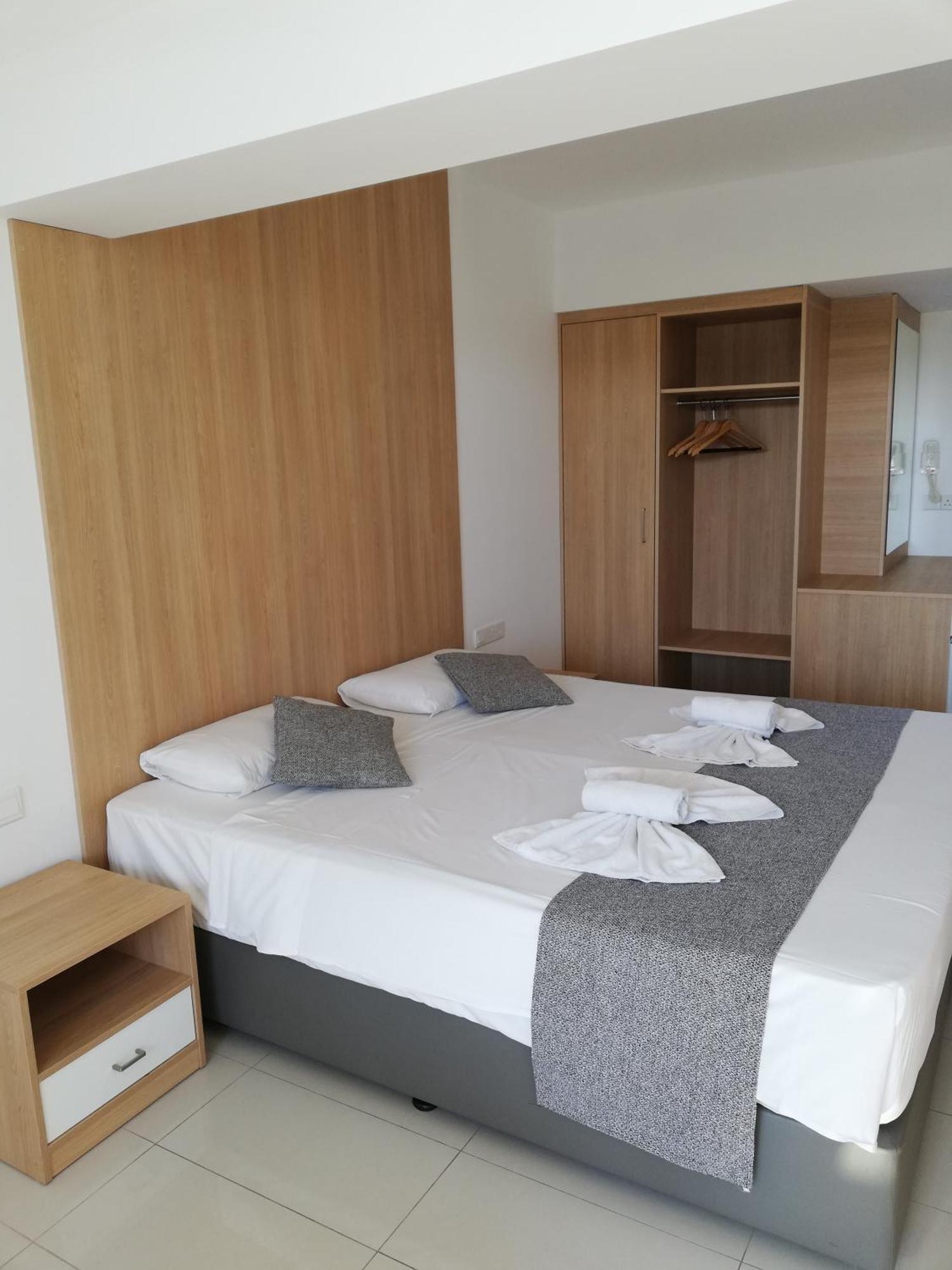 איה נאפה Joy Hotel Apts מראה חיצוני תמונה
